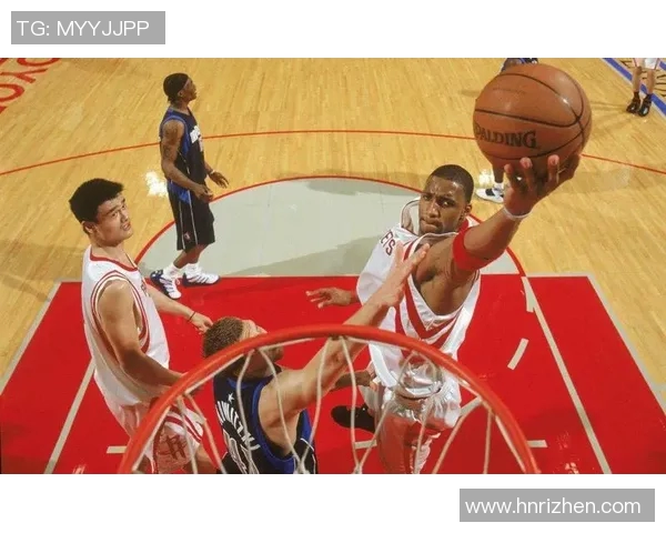 2018年火箭队与小牛队激战回顾：精彩瞬间与赛季亮点分析